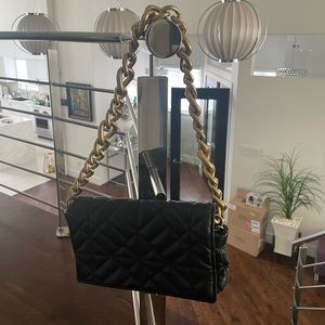 Black purse gold chain